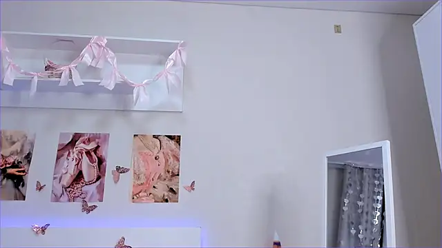Milly_Lane webcam
