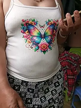 tuyet-nhi