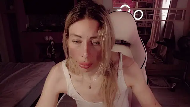 AnnieGOld_ webcam