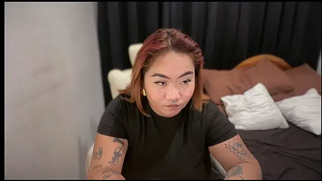 _XXXKittyTingles webcam