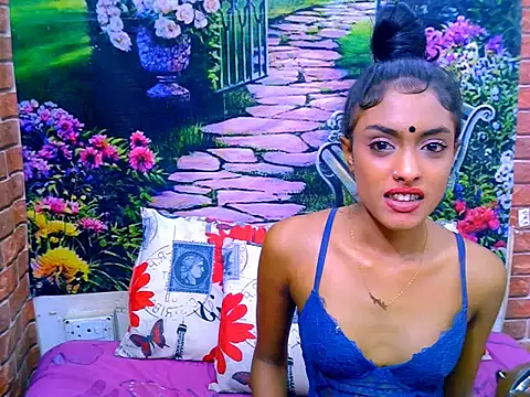 IndianPretty14u2Luv webcam
