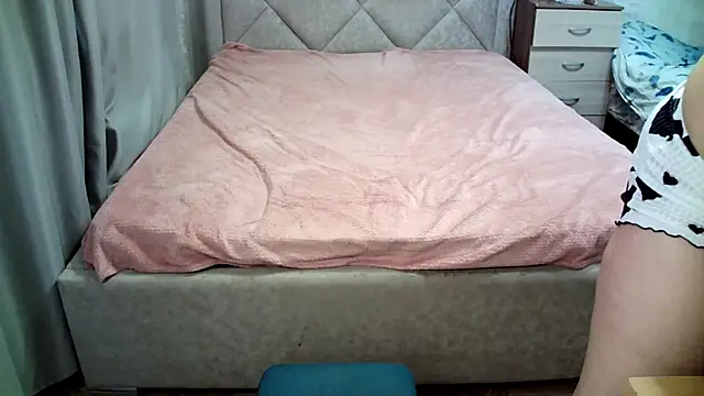 juliettkalen live cam on StripChat