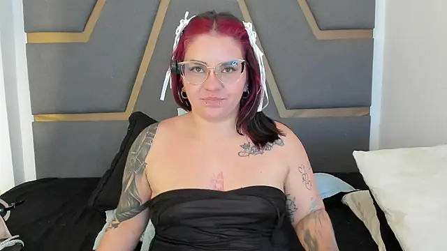juana_valkiria live cam on StripChat
