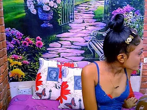 IndianPretty14u2Luv webcam