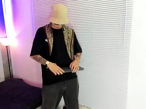 cameron_lux77 webcam