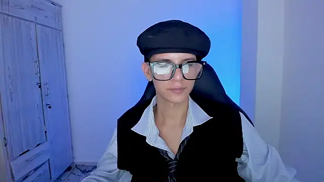 tylerrnova live cam on StripChat