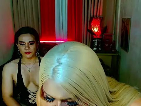 Wildest_Slave_Huntress webcam