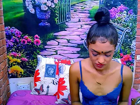 IndianPretty14u2Luv webcam