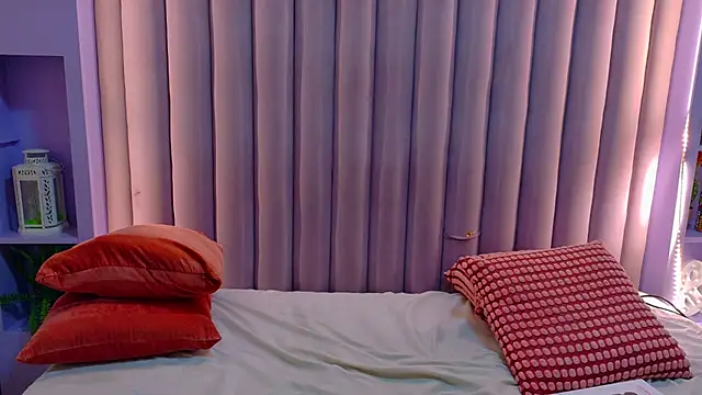 Meganlove__ webcam