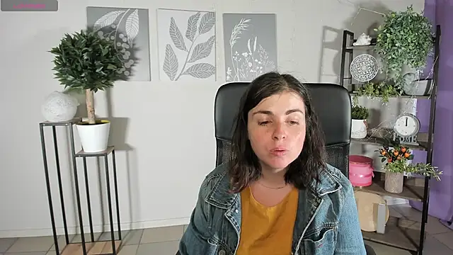 MartaEdams live cam on StripChat