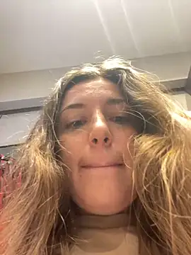 kate_nicepops333221 live cam on StripChat