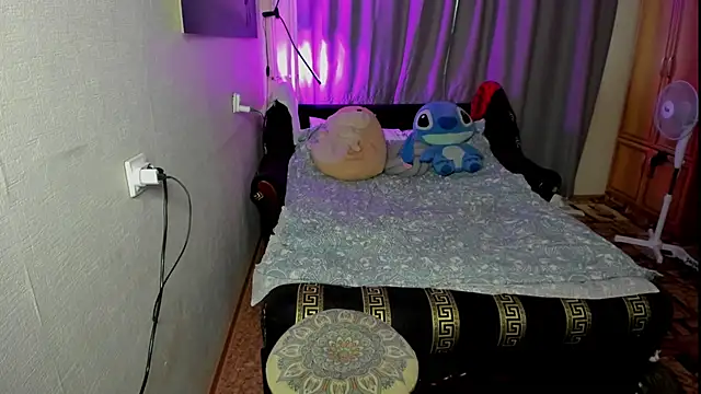 monica__elder webcam