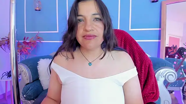 TaraTaylorr webcam