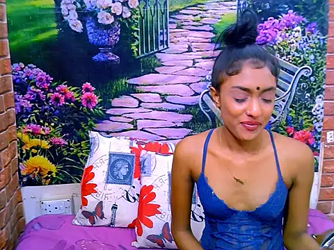 IndianPretty14u2Luv webcam