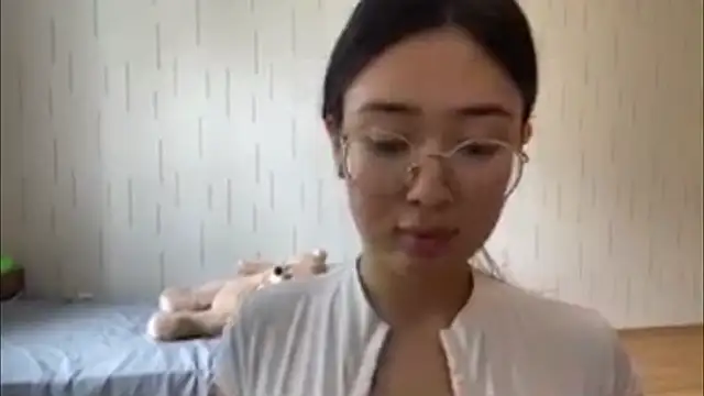 YourMiIa live sex cam