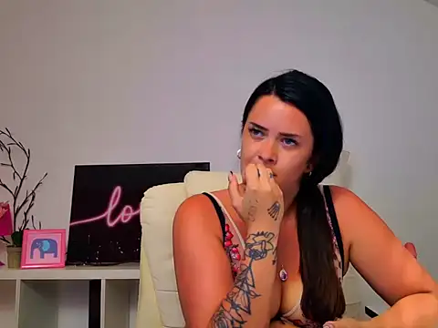 NicolSparkleX live cam on StripChat