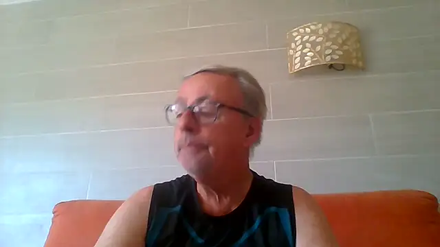 tuggy59 live cam on StripChat