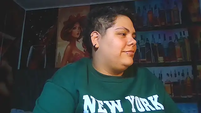 Hailey_Curvy webcam