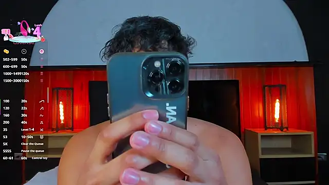 Leo_Savage_ webcam