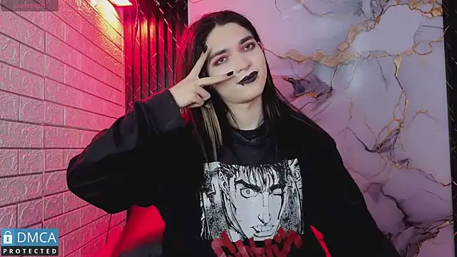 MaeveKuro live cam on StripChat