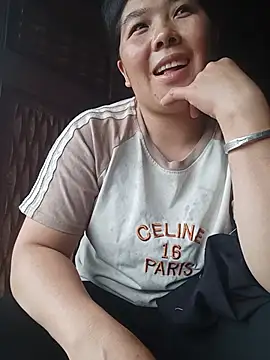 quynhkoolbae webcam