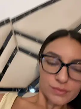 MiaKane99 webcam