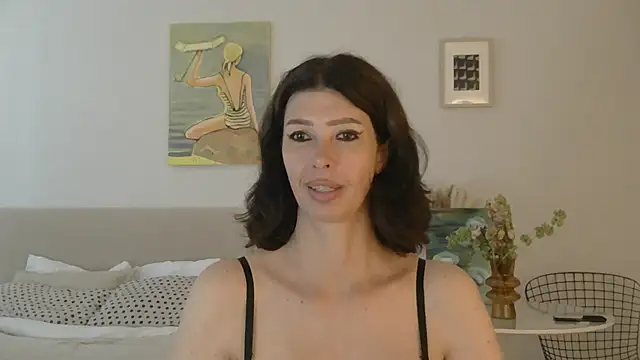 WhiteQueen888 webcam