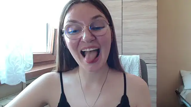 LooveELLYx webcam