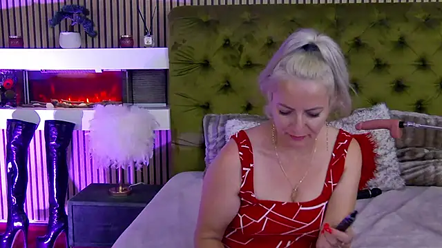 ladytouch - LadyTouch's free webcam - UK Sex Cams