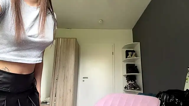SpanishRooter webcam