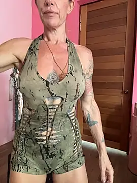 mommyselenafit_ webcam