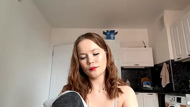 LauranAngelbeck live cam on StripChat