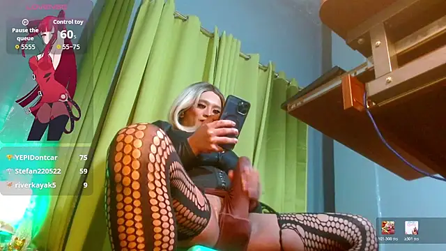 12Inch_Selfsucker_Ts webcam