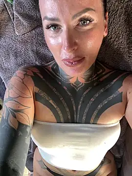 KathaleaNoir webcam