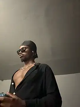 MIGHTYDEMONXXX live cam on StripChat