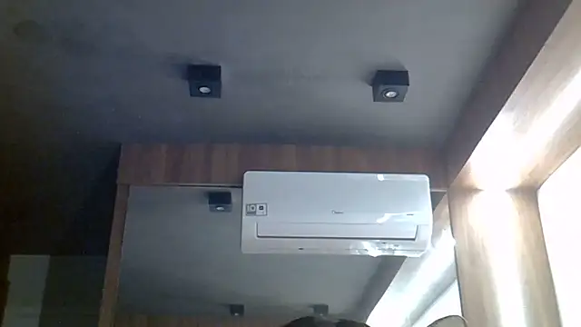 SkinnyKitten live cam