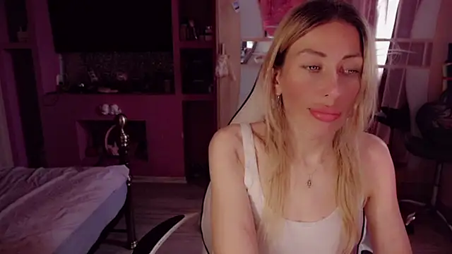 AnnieGOld_ webcam
