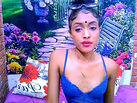 IndianPretty14u2Luv webcam