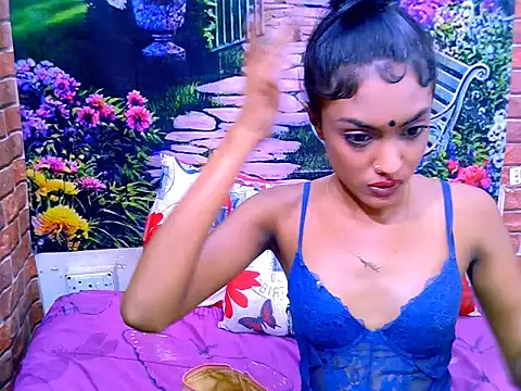 IndianPretty14u2Luv webcam