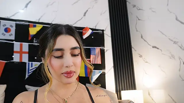 Annyy_Rosse live cam on StripChat