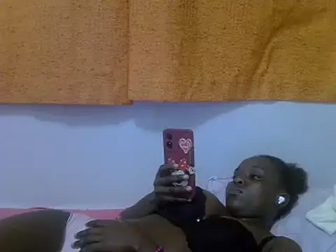 kaya_bear webcam