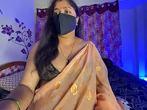 LouleyRani_ webcam