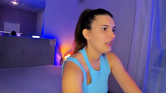 Laura_Leee webcam