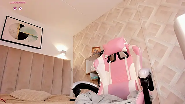 Clhoe_Johnson webcam