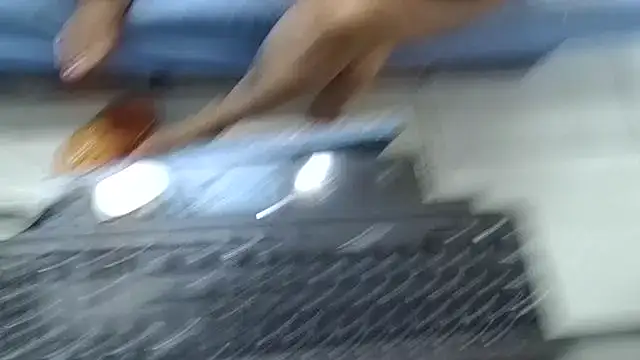 DominiqueLuxe44 webcam
