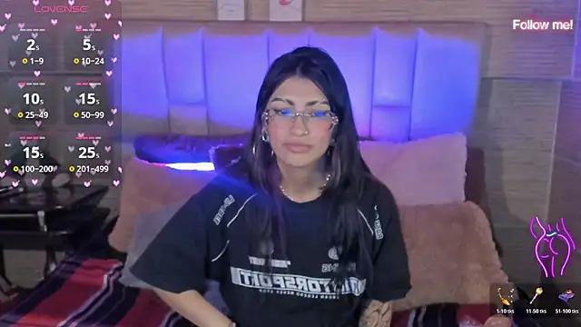 mia_devine_ webcam
