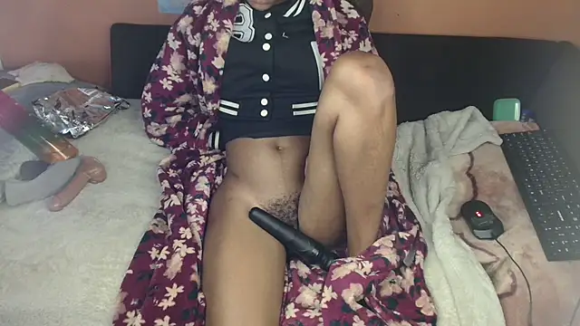 Tiny_Latifah webcam
