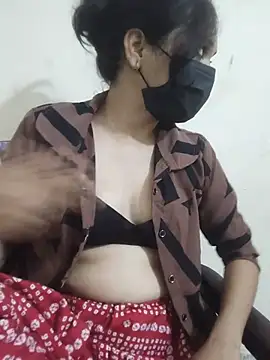Lusty-Pinky live cam on StripChat