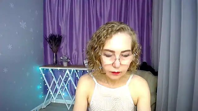 queen_a_n_i webcam