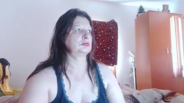 ExtasyMature live cam on StripChat